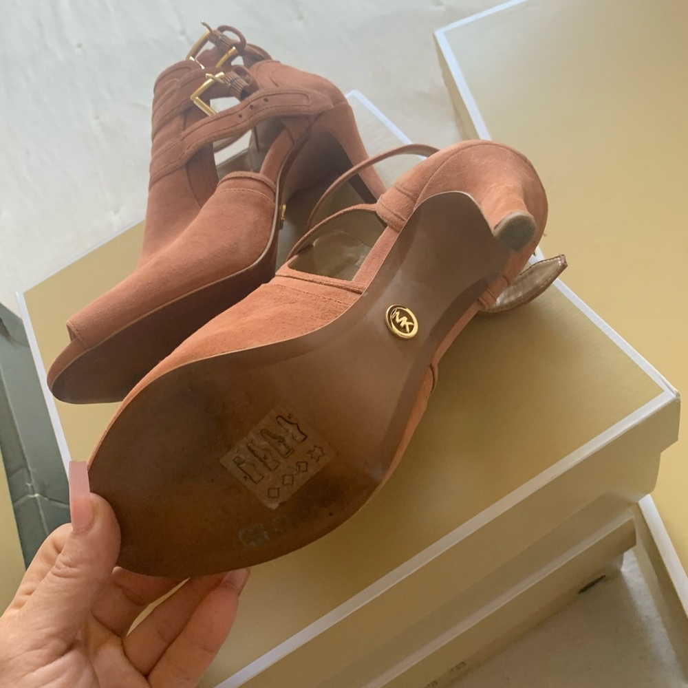 Tan heels